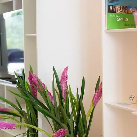 Mondello Suites Feels Like Home Apartment *